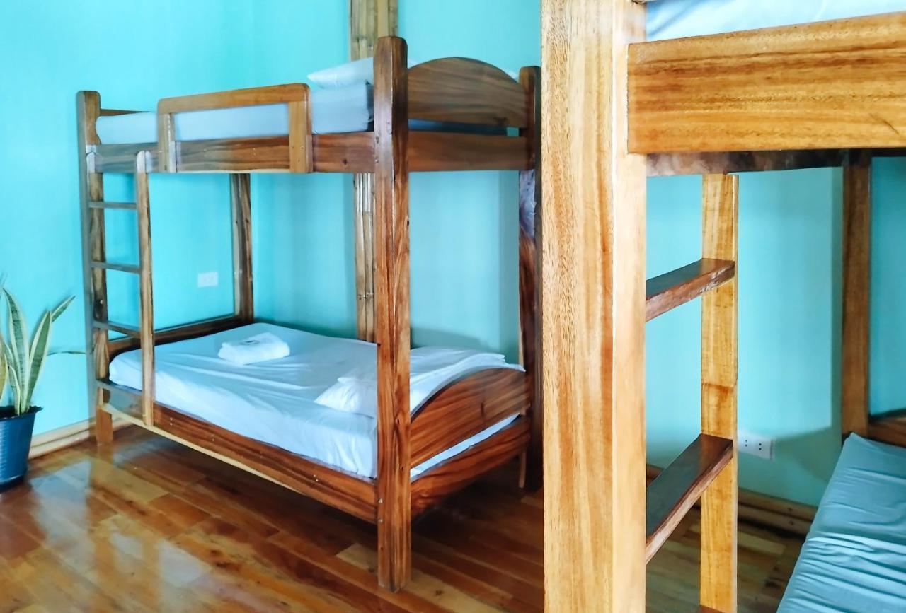 Casa Nena Hotel & Resort Iloilo By Reddoorz Guimbal Екстер'єр фото